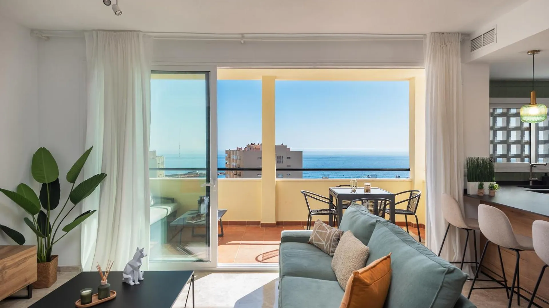 Terrace By The Sea Penthouse & Puerto De Estepona