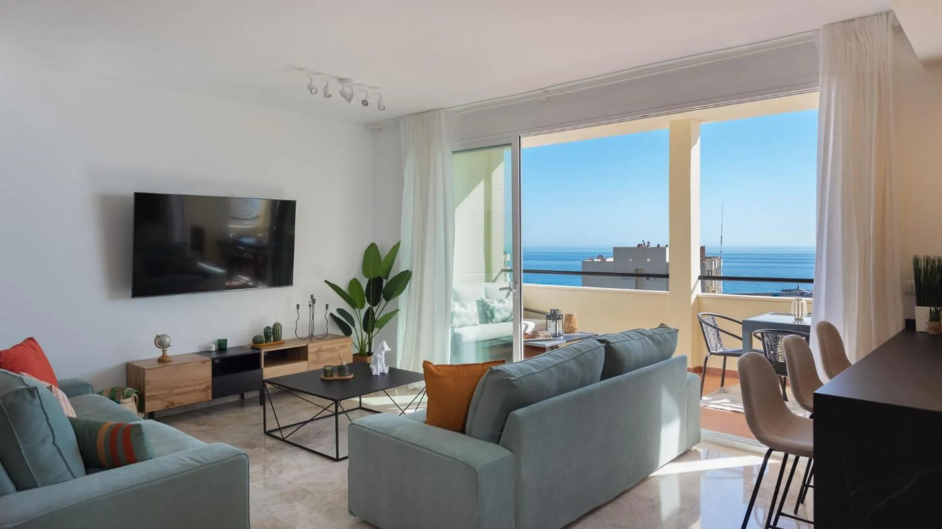 Apartment Terrace By The Sea Penthouse & Puerto De Estepona